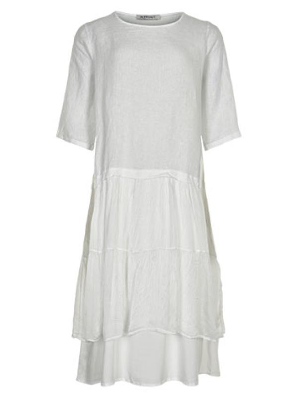 Se InFront kjole model Lino, hvid hos Lundgaard