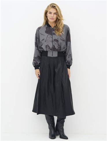 000 - Black